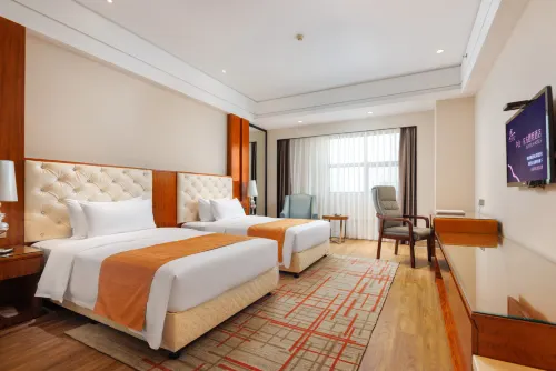 Oriental Fenghuang Hotel (Zhongshan Dengdu Ancient Town Huayi Square) Featured Photos