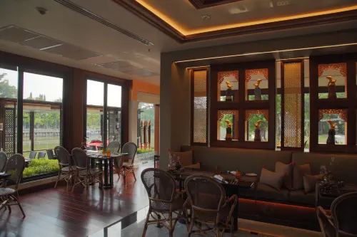 RatiLanna Riverside Spa Resort تناول الطعام Photos