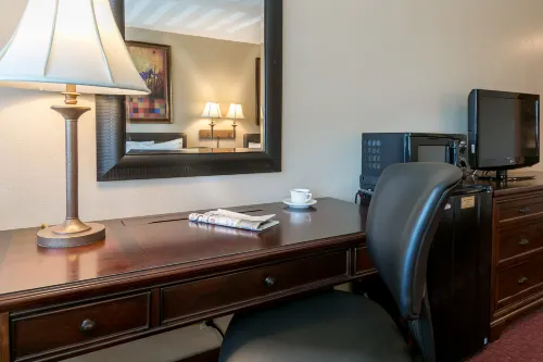 Grand Vista Hotel Rooms Photos
