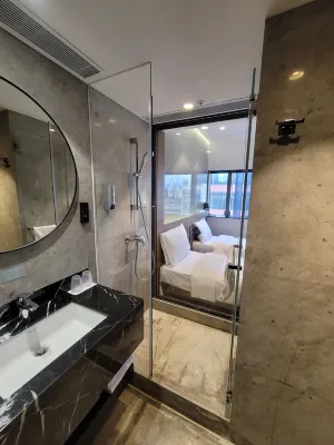 The OTTO Hotel Rooms Photos