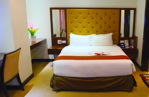 Castle Peak Hotel Huoneet Photos