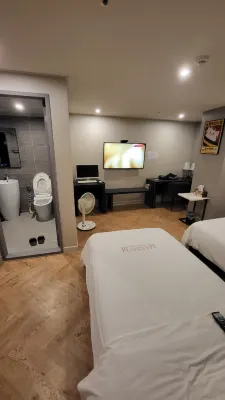 The BS Hotel Busan Station Kamar Photos