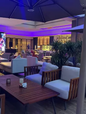 Guangdong Mansion (Guangzhou Zhujiang New Town Wuyangcun Metro Station Store) Dining Photos