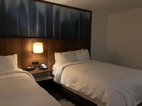 Toronto Marriott City Centre Hotel Rooms Photos