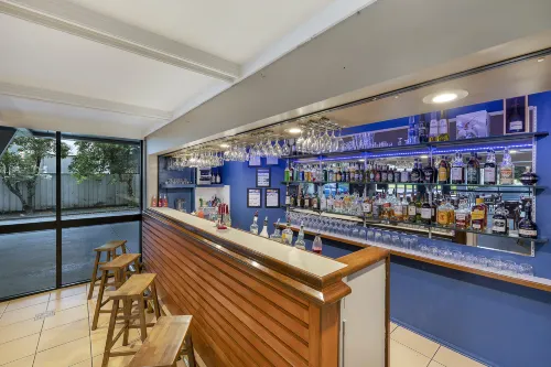 Central Court Motel Warrnambool Restauration Photos