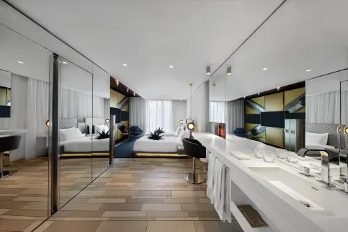 W London Kamar Photos