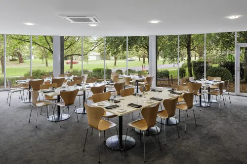 Ramada Encore By Wyndham Belconnen Canberra Dining Photos