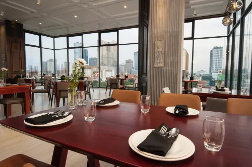 GLOW PARK HOTEL Grand Royal Palace Dining Photos