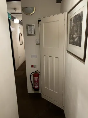 Oakwood Bed and Breakfast Heathrow Photos