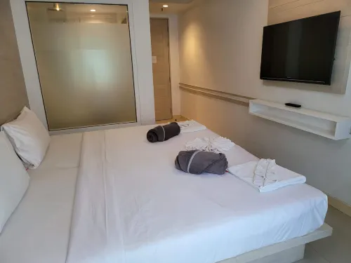 Mirage Express Patong Phuket Hotel Номера Photos