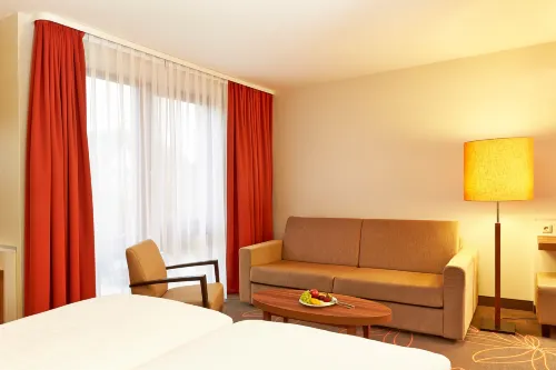H+ Hotel Hannover Rooms Photos