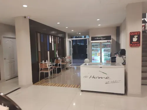 At Home at Udon Espaces publics Photos