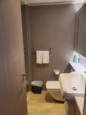 CM+ Hotels and Serviced Apartments Kamar Photos