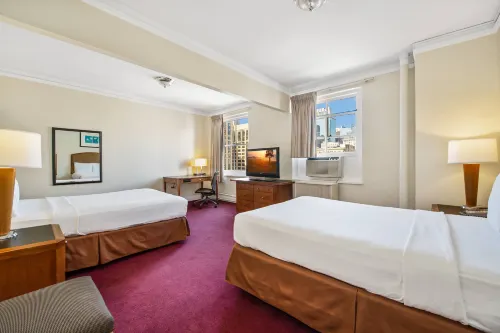 Travelodge by Wyndham Downtown Chicago Rooms Photos