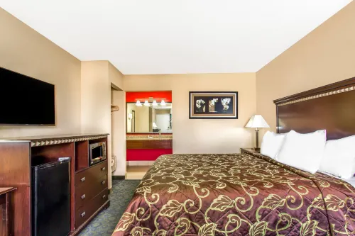 Days Inn by Wyndham Fort Lauderdale Airport Cruise Port Featured Photos