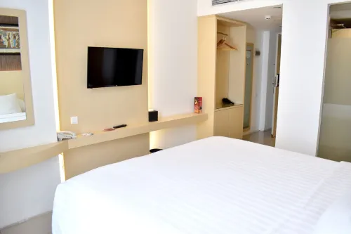 The Azana Hotel Airport Semarang Kamar Photos