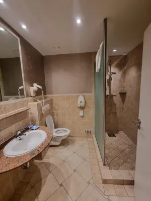 Leonardo Hotel Antwerp the Plaza Rooms Photos