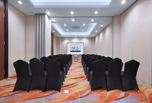 Hotel Neo+ Waru - Sidoarjo Fasilitas Bisnis Photos