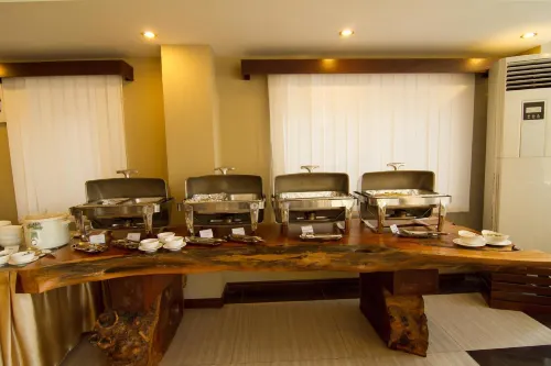 Hotel Yankin Restauration Photos