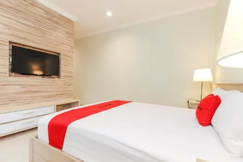RedDoorz Premium Near Ragunan Zoo 2 Chambres Photos