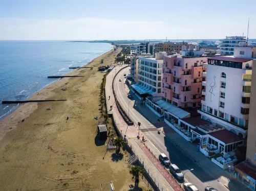 Flamingo Beach Hotel Избранное Photos
