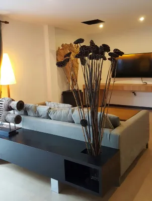 Lot 33 Boutique Hotel Rooms Photos