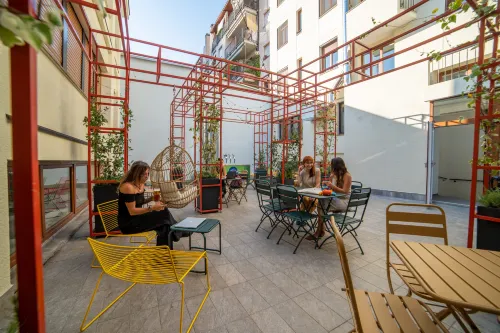 YellowSquare Milan Restauration Photos