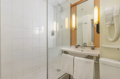 B&B HOTEL Marseille Prado Parc des expositions Chambres Photos