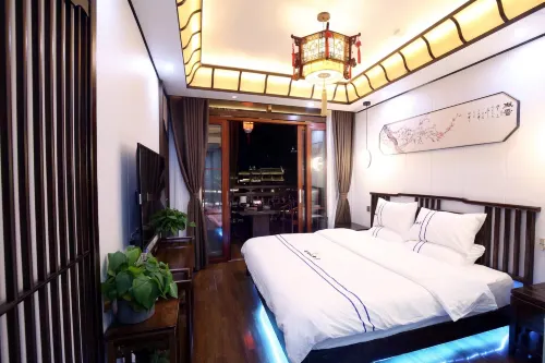 Phoenix flower trail river view Homestay Kamar Photos