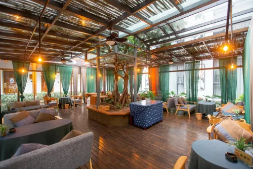 Landscape Hotel Restauration Photos