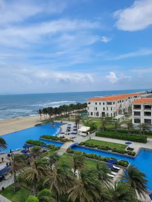 Sheraton Grand Danang Beach Resort & SPA Xung quanh Photos