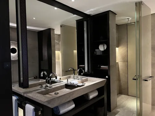 Hyatt Regency Wuhan Optics Valley Rooms Photos
