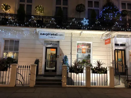 EasyHotel Victoria Photos