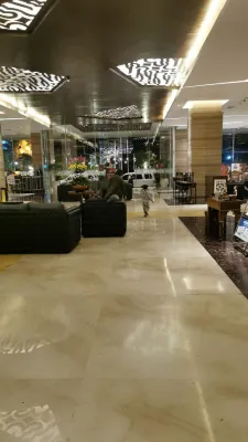 The Alana Hotel & Convention Center Solo by Aston Area Publik Photos