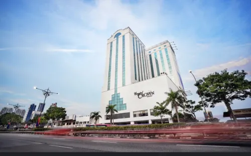 Crystal Crown Hotel JB Eksterior Photos