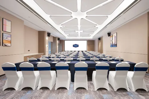 Hampton by Hilton Hubin South Road Business Facilities Photos