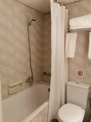 Titania Hotel Chambres Photos