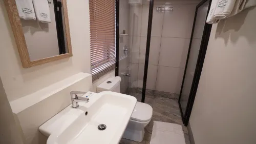 1775 Adriatico Suites Kamar Photos