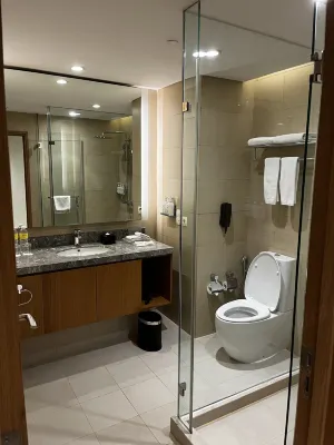 Holiday Inn & Suites Jakarta Gajah Mada Kamar Photos