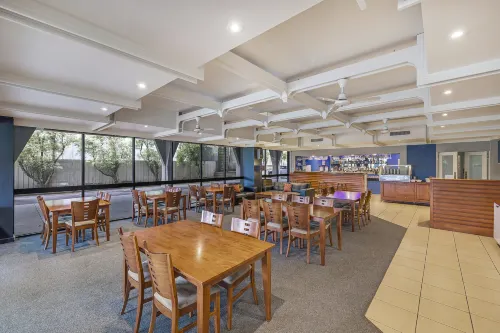 Central Court Motel Warrnambool Restauration Photos