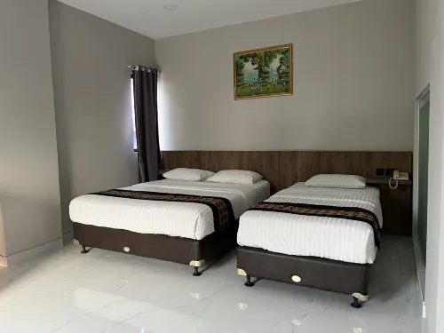 CVS The Hotel Kamar Photos