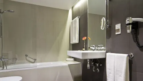 SANA Reno Hotel Rooms Photos