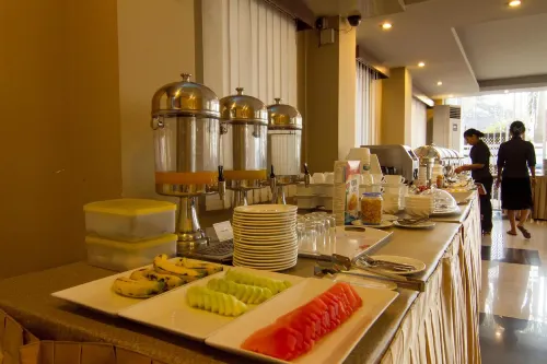 Hotel Yankin Restauration Photos