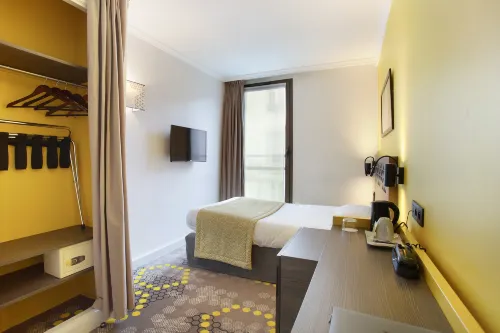Hotel Eiffel Capitol Featured Photos