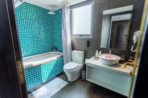 White Lotus Hue Hotel Kamar Photos