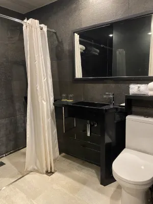 Noble Park Hotel Rooms Photos
