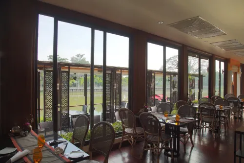 RatiLanna Riverside Spa Resort تناول الطعام Photos