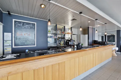 Scamander Beach Resort Restauration Photos