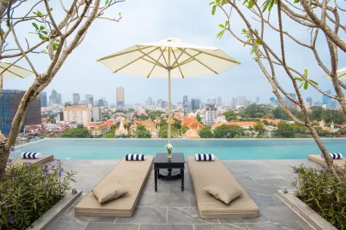 GLOW PARK HOTEL Grand Royal Palace Featured Photos