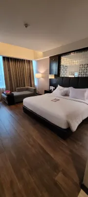 The Alana Hotel & Convention Center Solo by Aston Kamar Photos